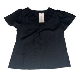 Bloomchic Black Lace V-Neck Blouse Size 10 NWT